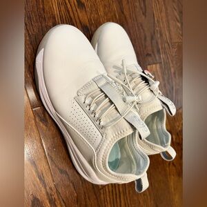 Cloves classic shoes size 7.5